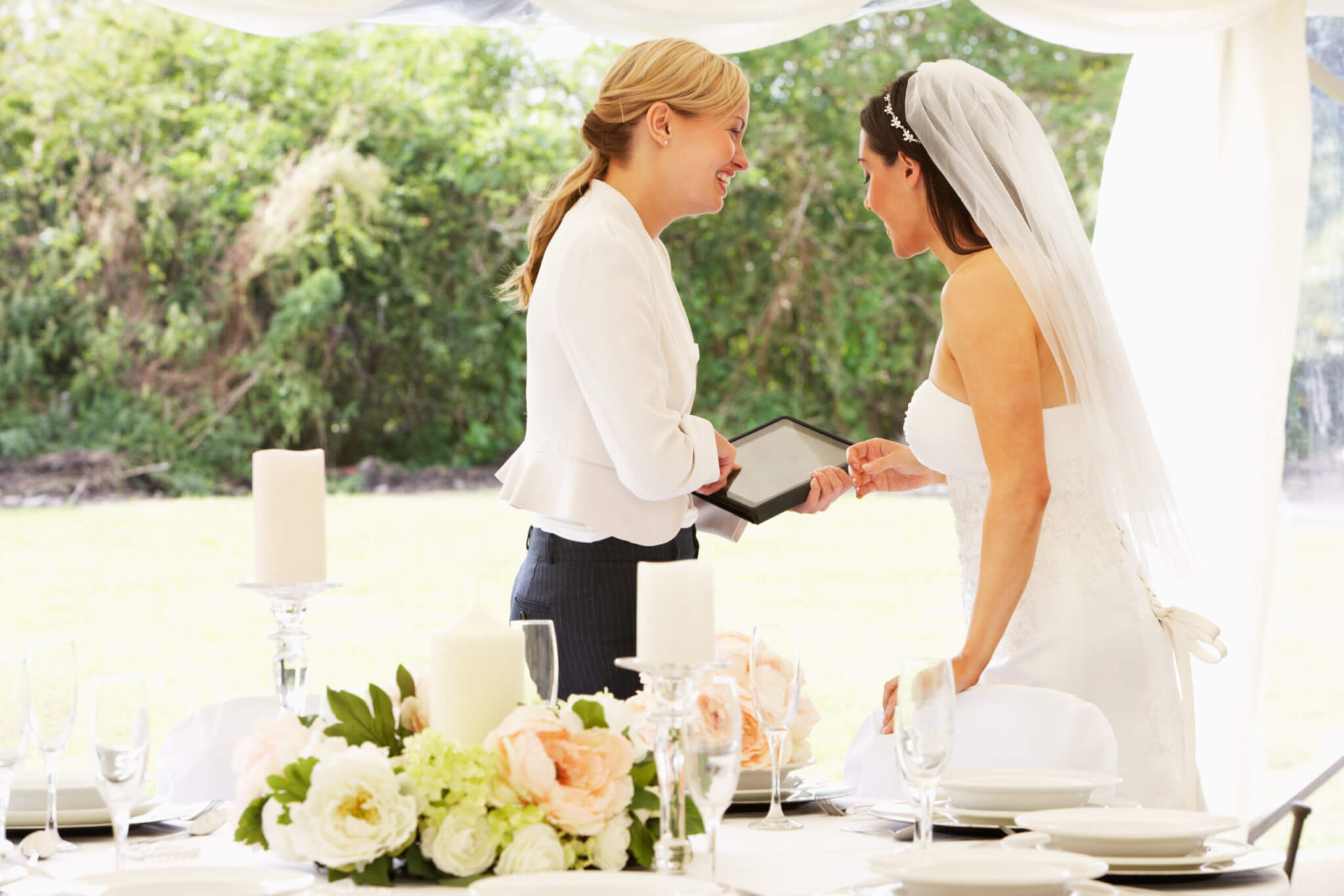 What to do When a Wedding Vendor Cancels on You